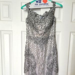 Beautiful, jaw dropping gown for wedding or prom